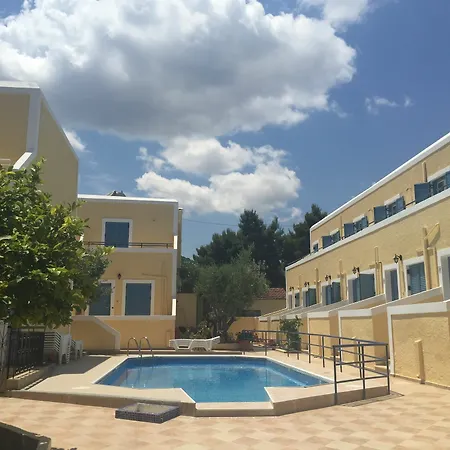 Esperides Maisonettes * Agia Marina (Aegina)